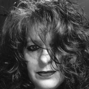 Meet your Posher, Desiree